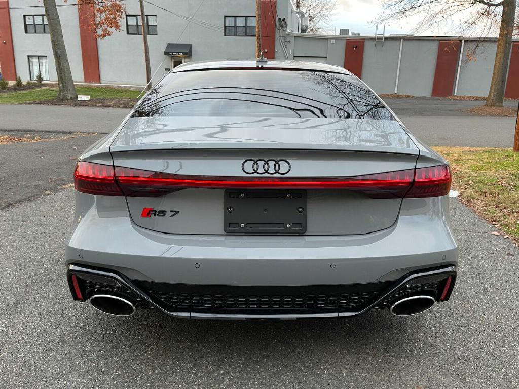 2022 Audi RS 7 Image 14