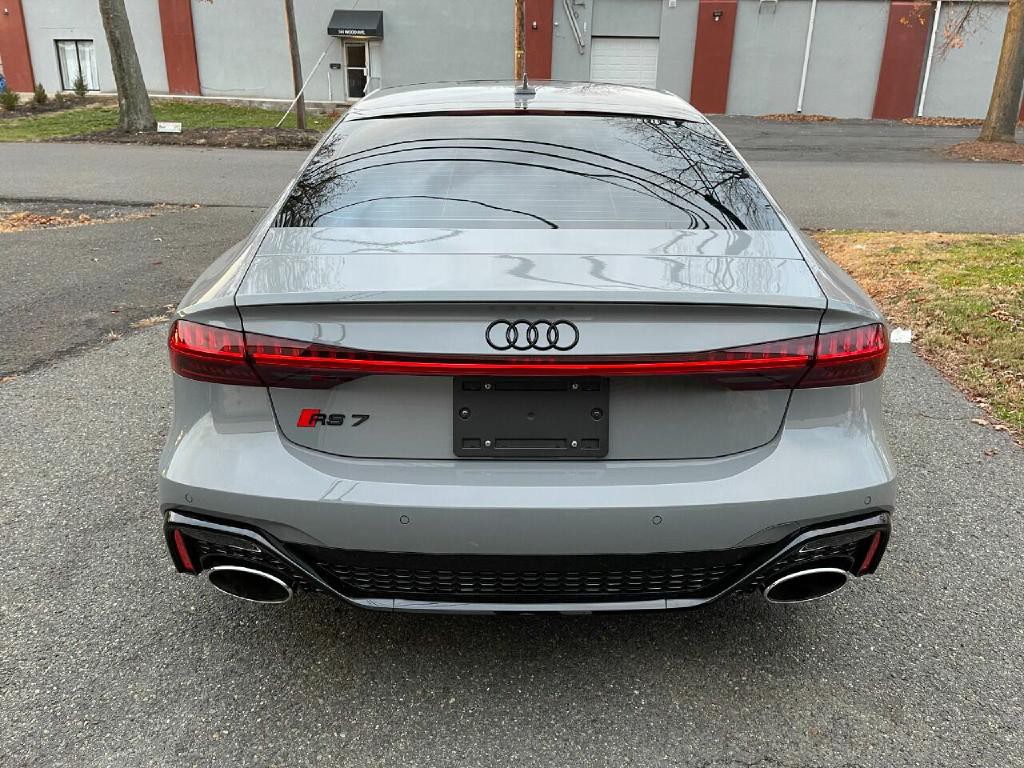 2022 Audi RS 7 Image 15