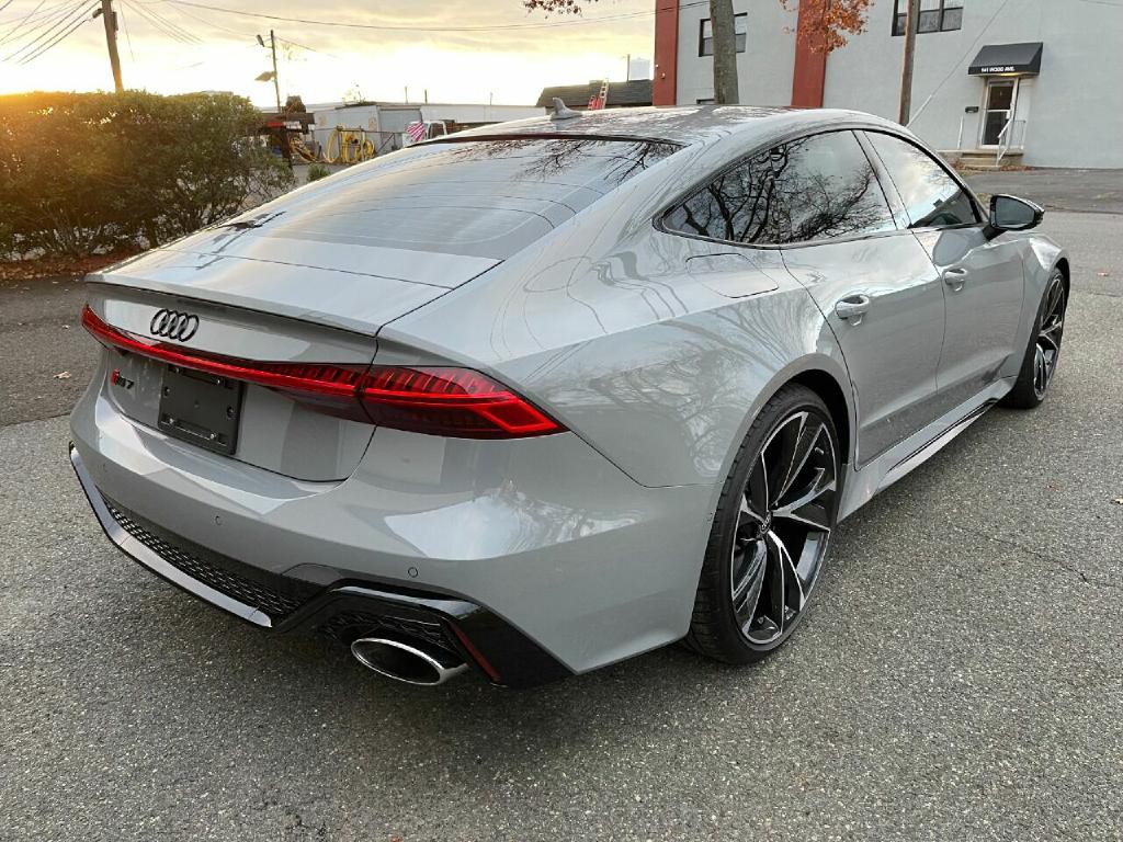 2022 Audi RS 7 Image 17