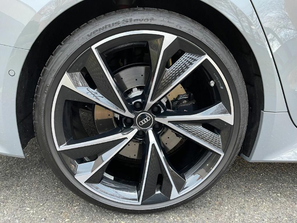 2022 Audi RS 7 Image 24