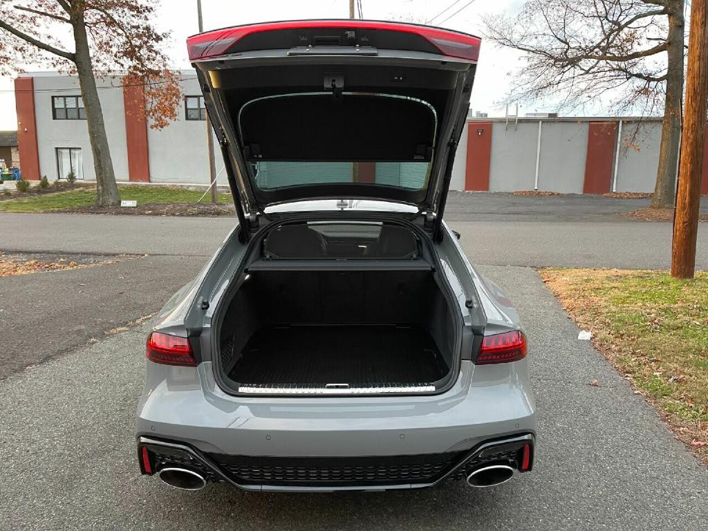 2022 Audi RS 7 Image 37