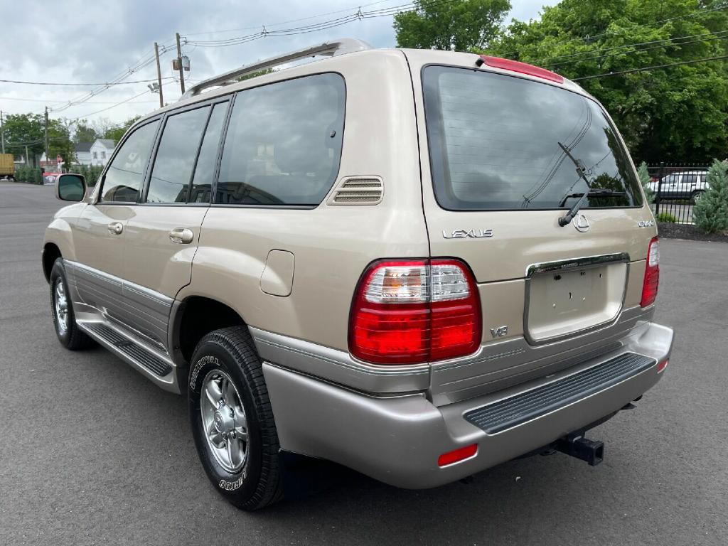 2001 Lexus LX 470 Image 11