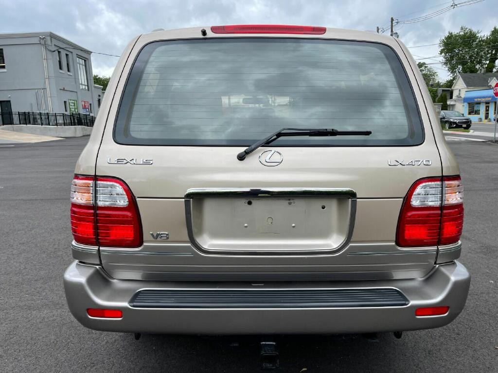 2001 Lexus LX 470 Image 13