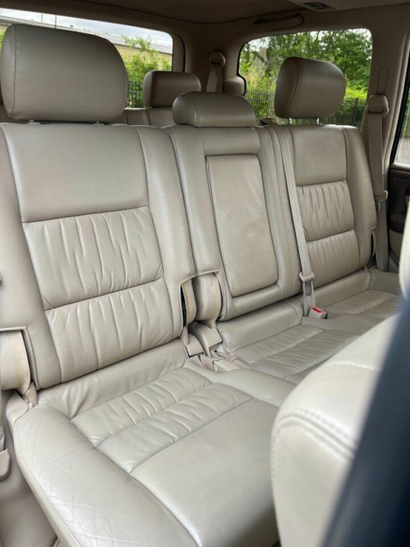 2001 Lexus LX 470 Image 33