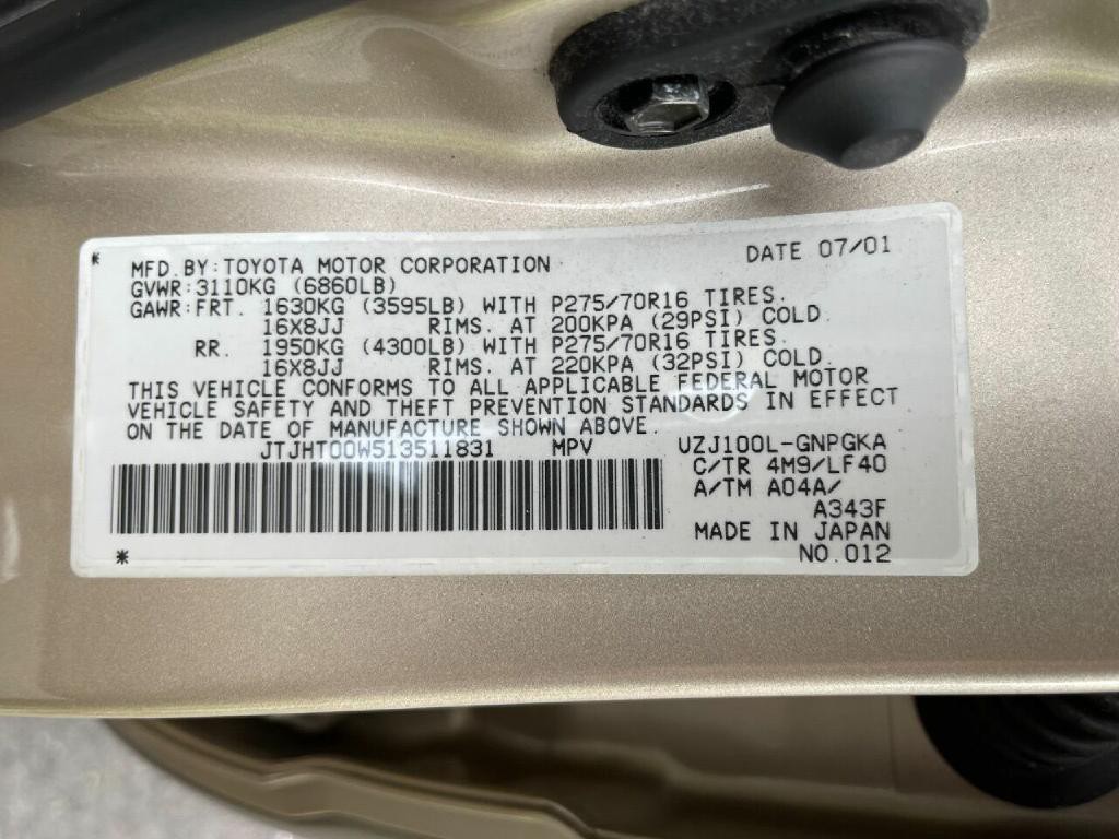 2001 Lexus LX 470 Image 41