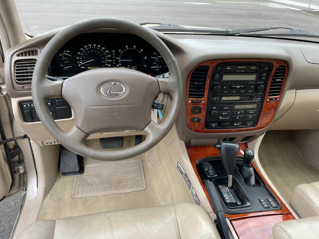 2001 Lexus LX 470 Image 47