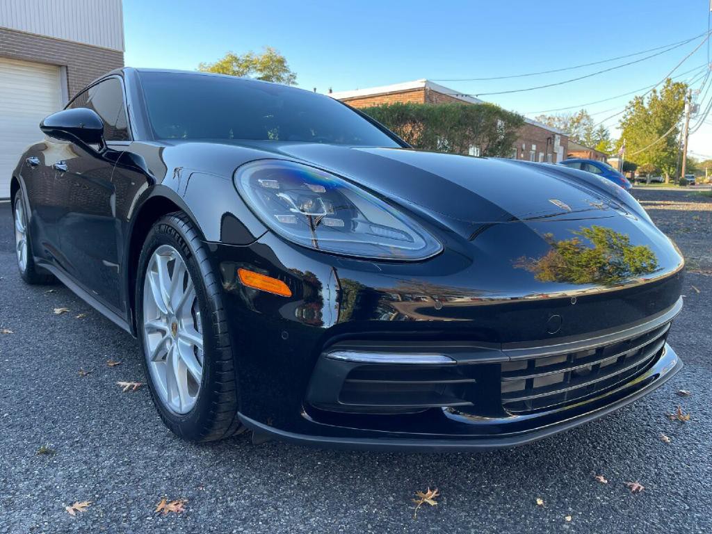 2018 Porsche Panamera Image 3