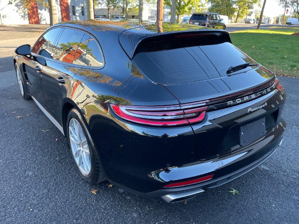 2018 Porsche Panamera Image 11