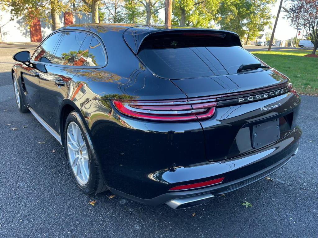 2018 Porsche Panamera Image 12