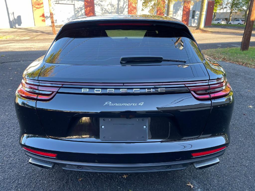 2018 Porsche Panamera Image 13