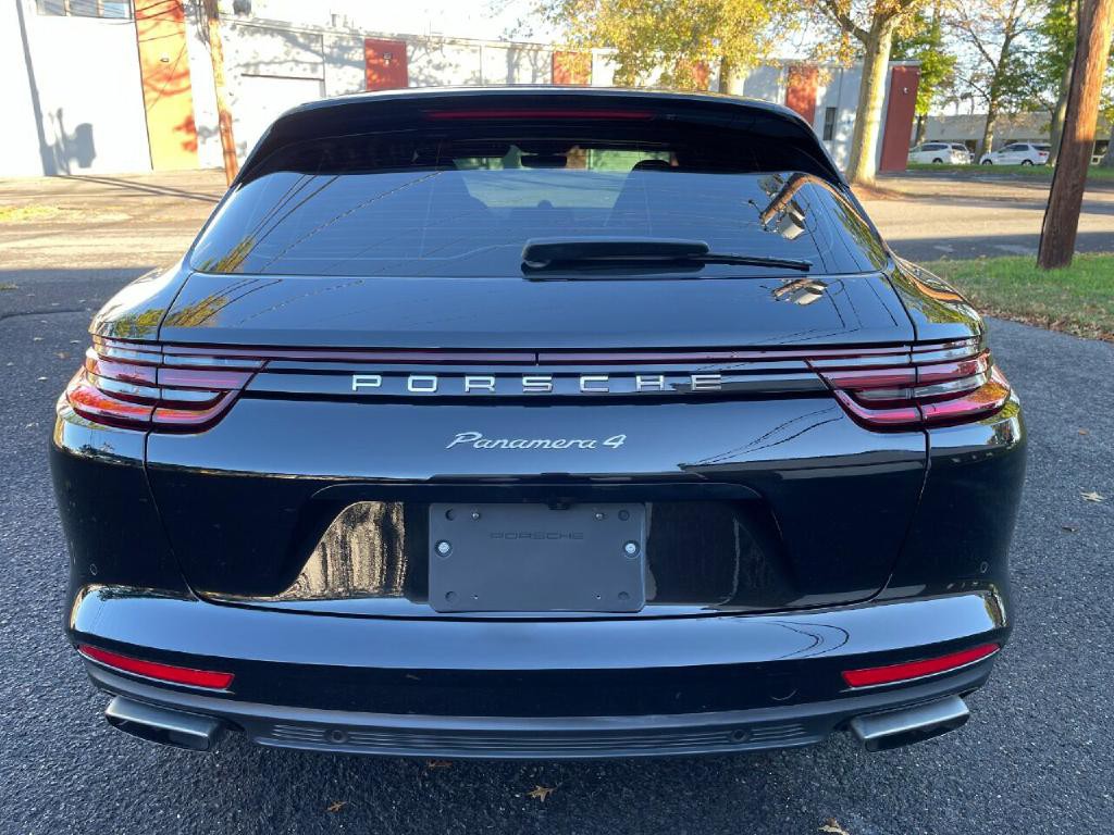 2018 Porsche Panamera Image 14