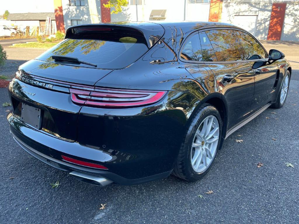 2018 Porsche Panamera Image 16