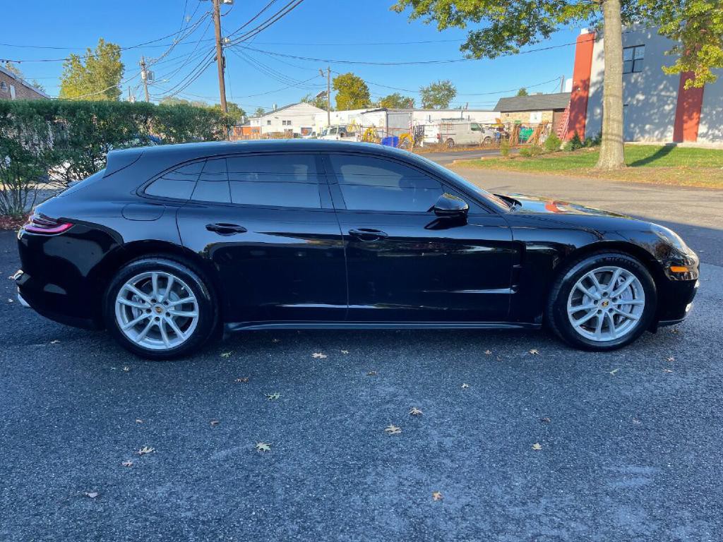 2018 Porsche Panamera Image 17