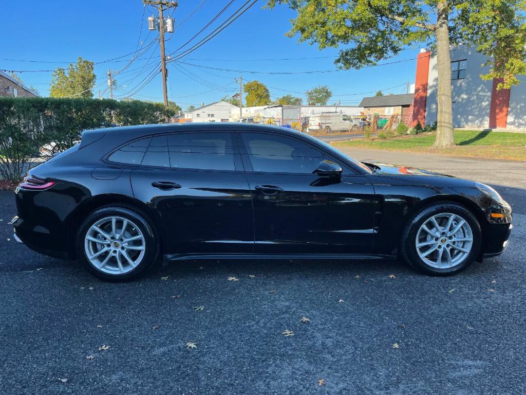 2018 Porsche Panamera Image 18