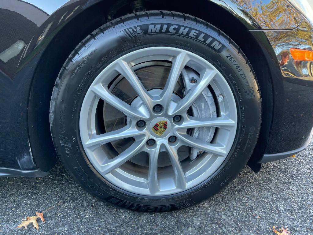 2018 Porsche Panamera Image 19