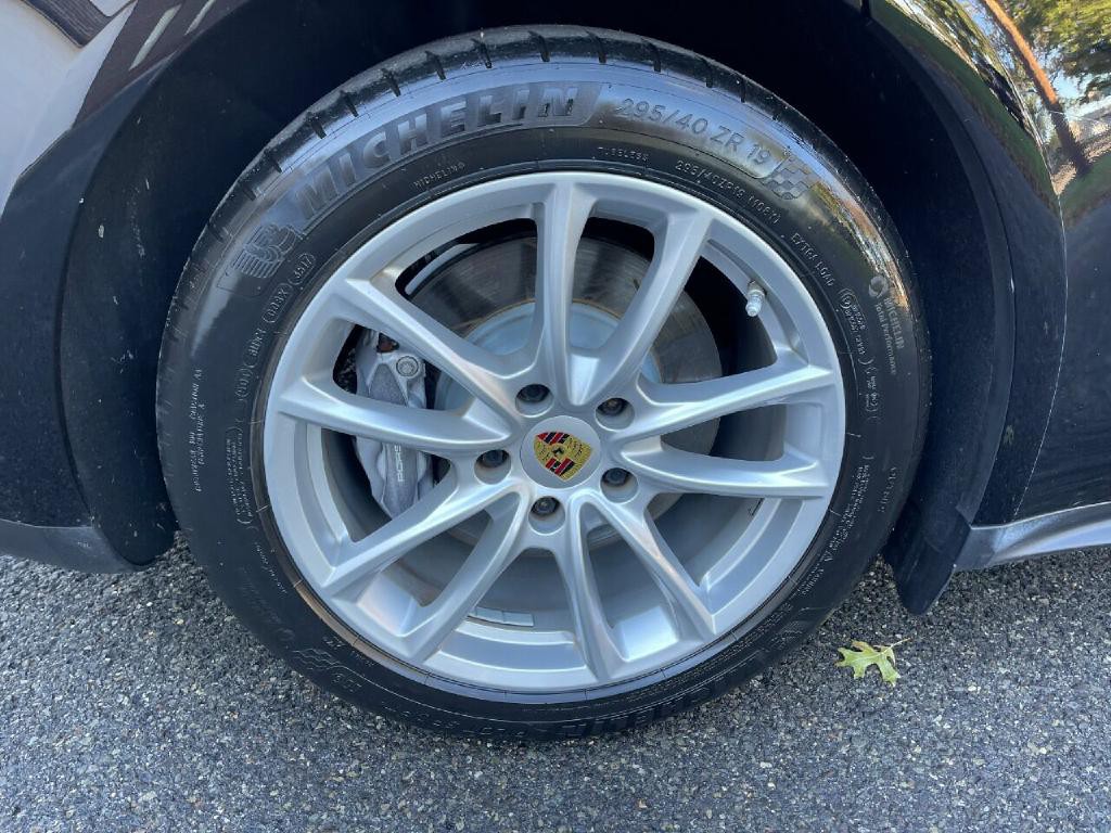 2018 Porsche Panamera Image 22