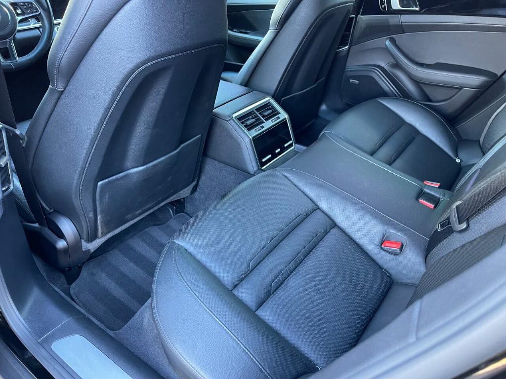 2018 Porsche Panamera Image 31
