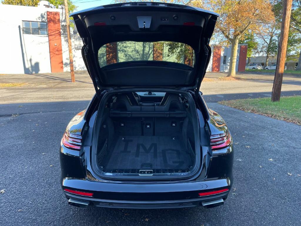 2018 Porsche Panamera Image 34