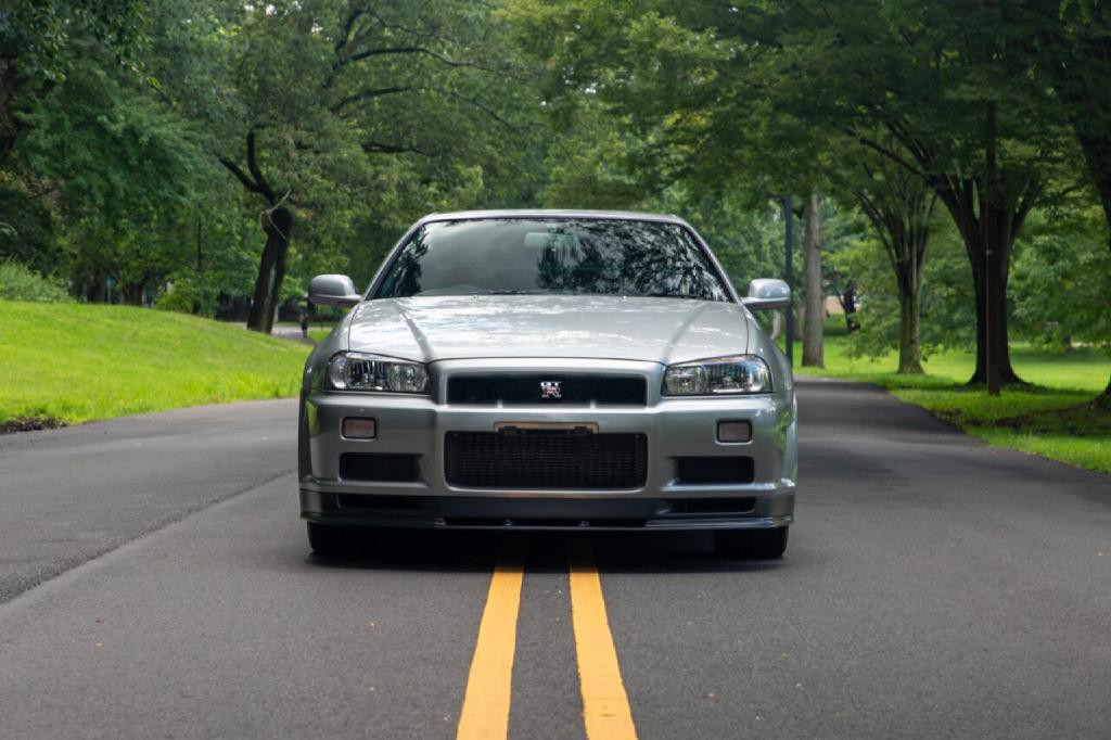 1999 Nissan GT-R Image 3
