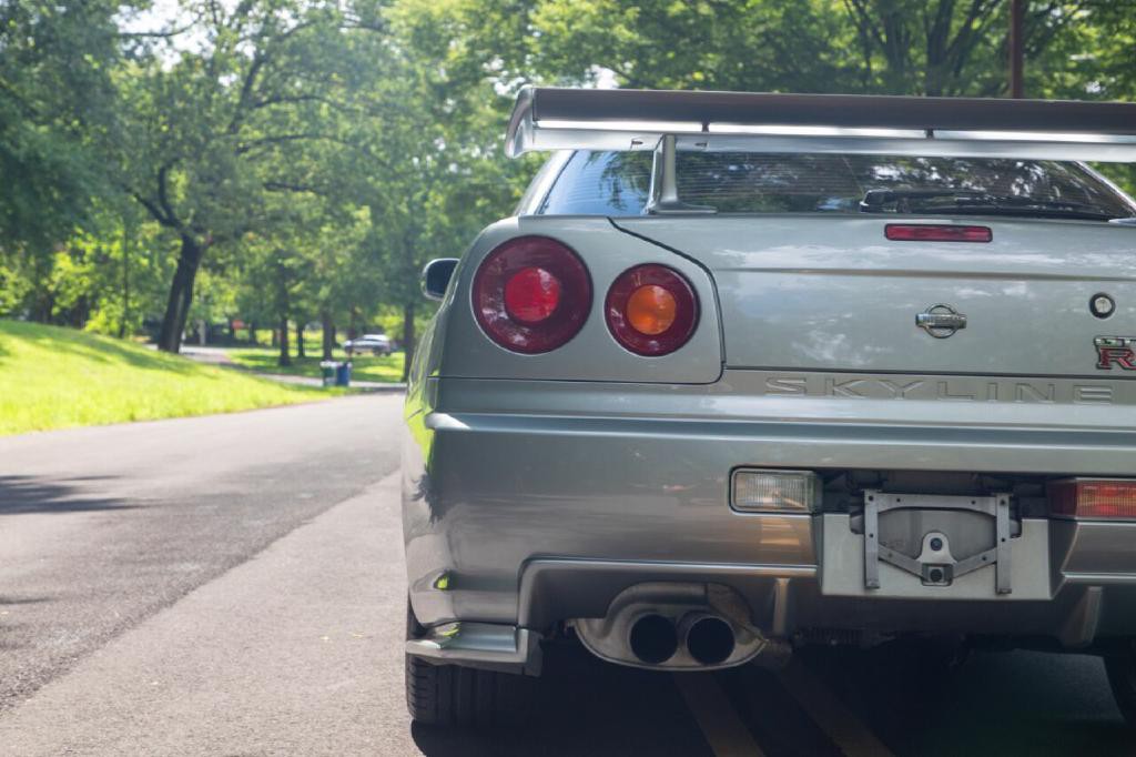 1999 Nissan GT-R Image 8