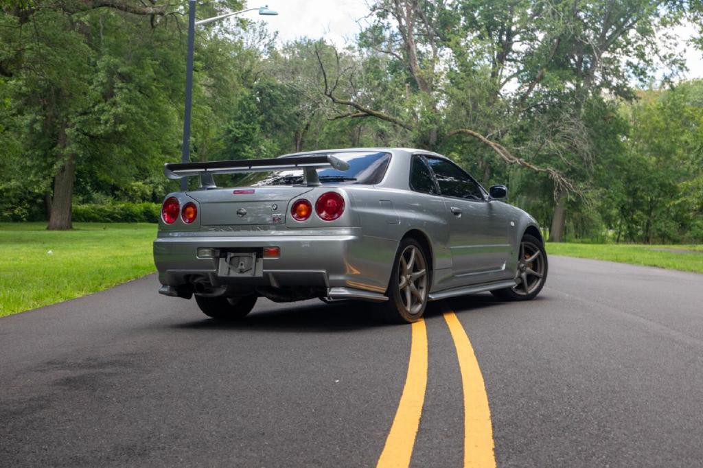 1999 Nissan GT-R Image 13