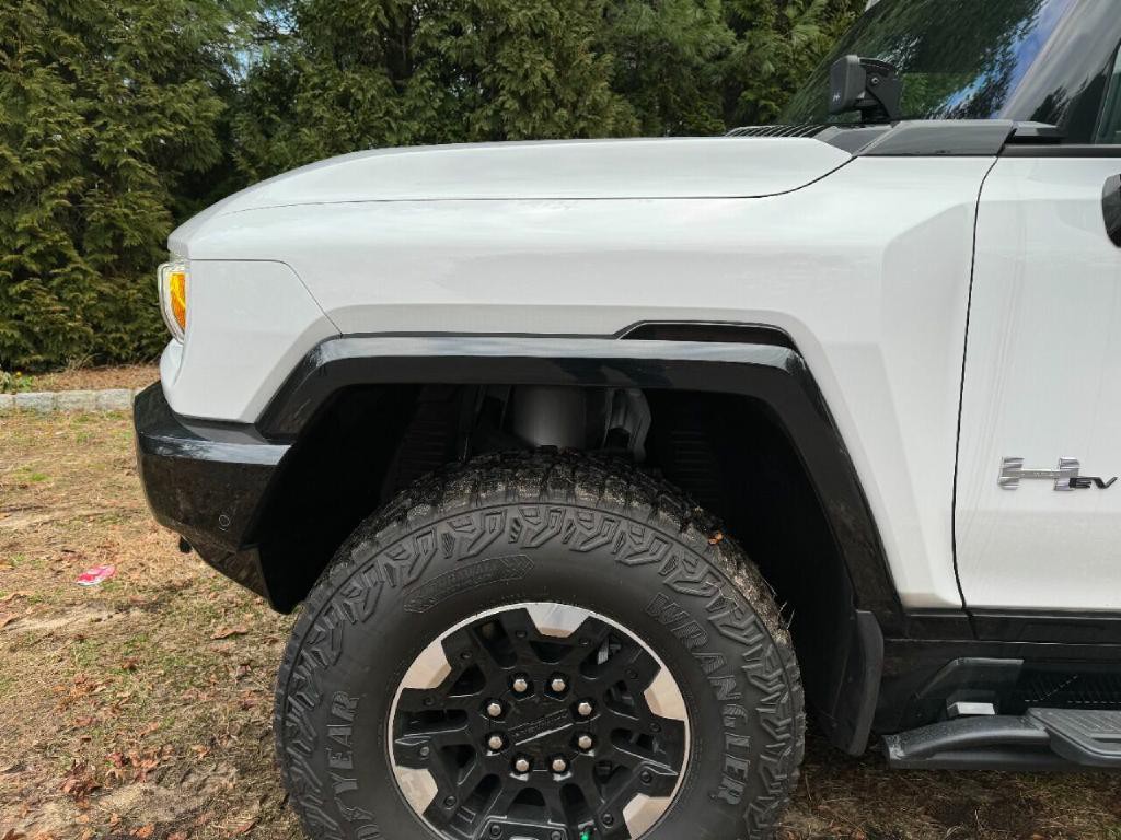 2022 GMC Hummer Ev Image 12