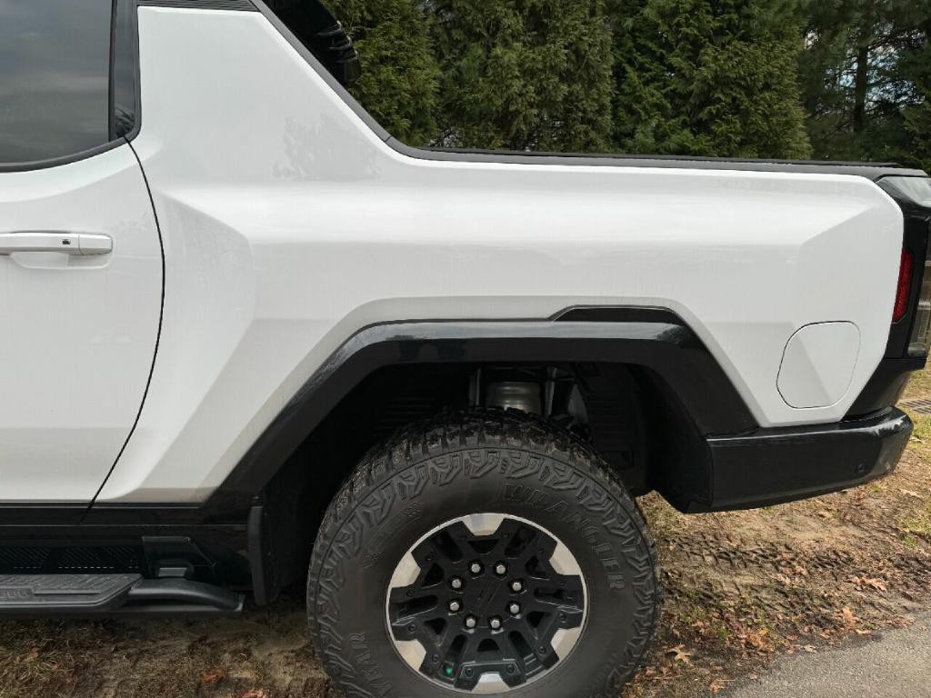 2022 GMC Hummer Ev Image 15