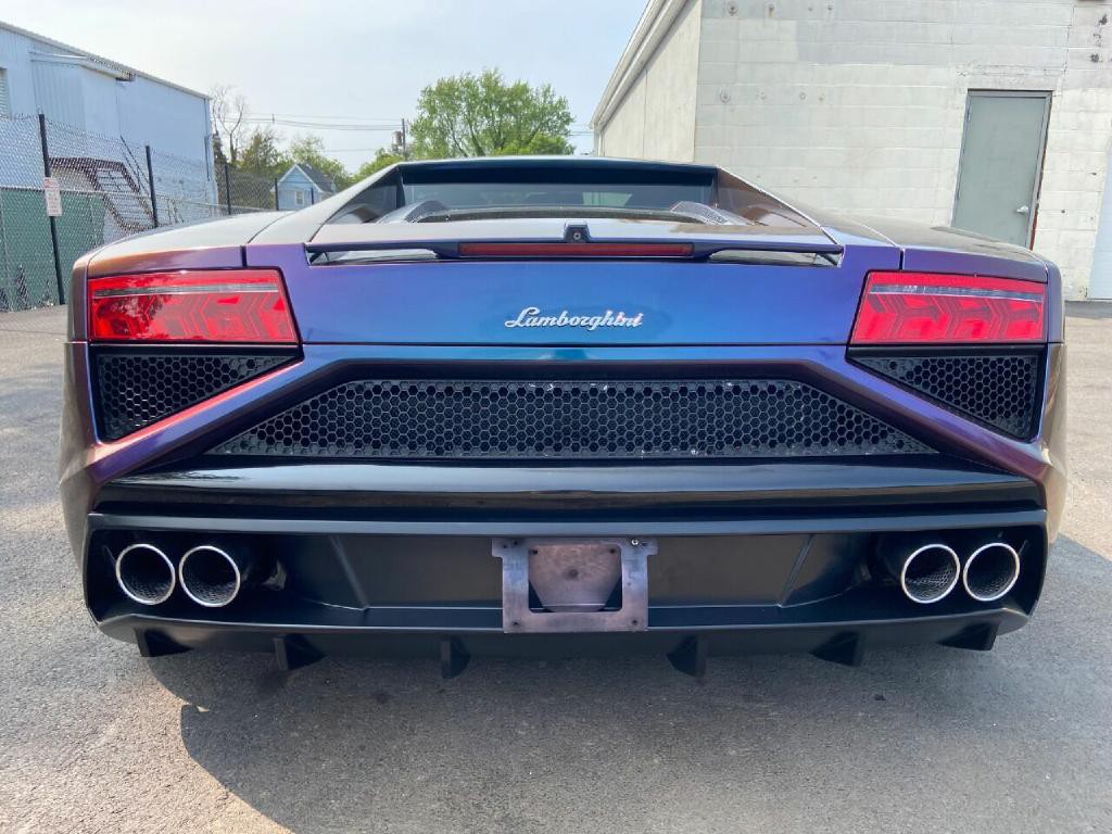 2013 Lamborghini Gallardo Image 28