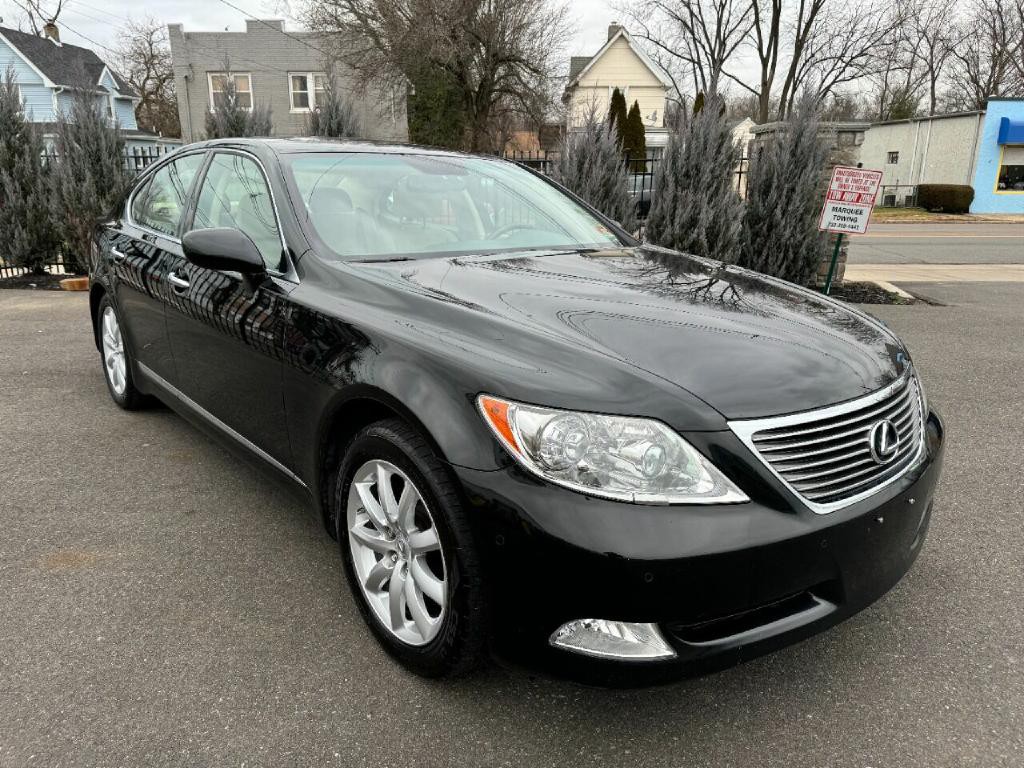 2009 Lexus LS 460 Image 2