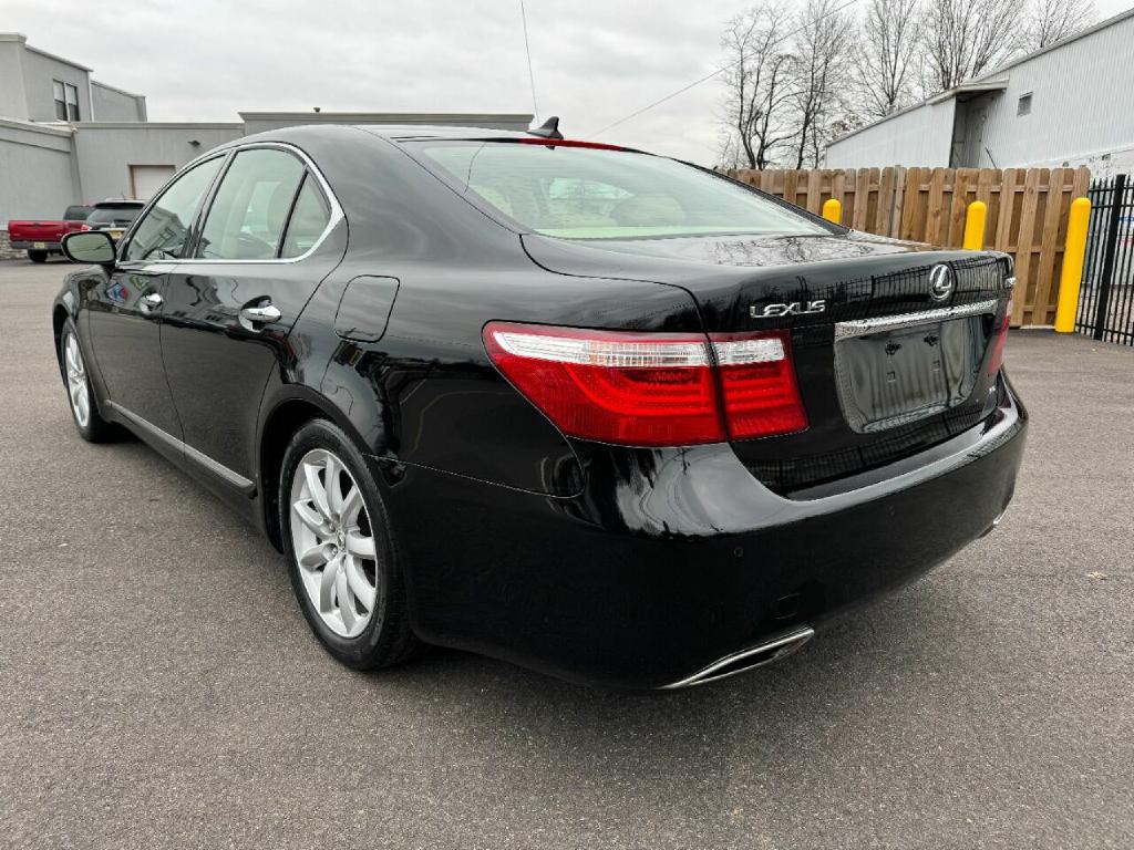 2009 Lexus LS 460 Image 13