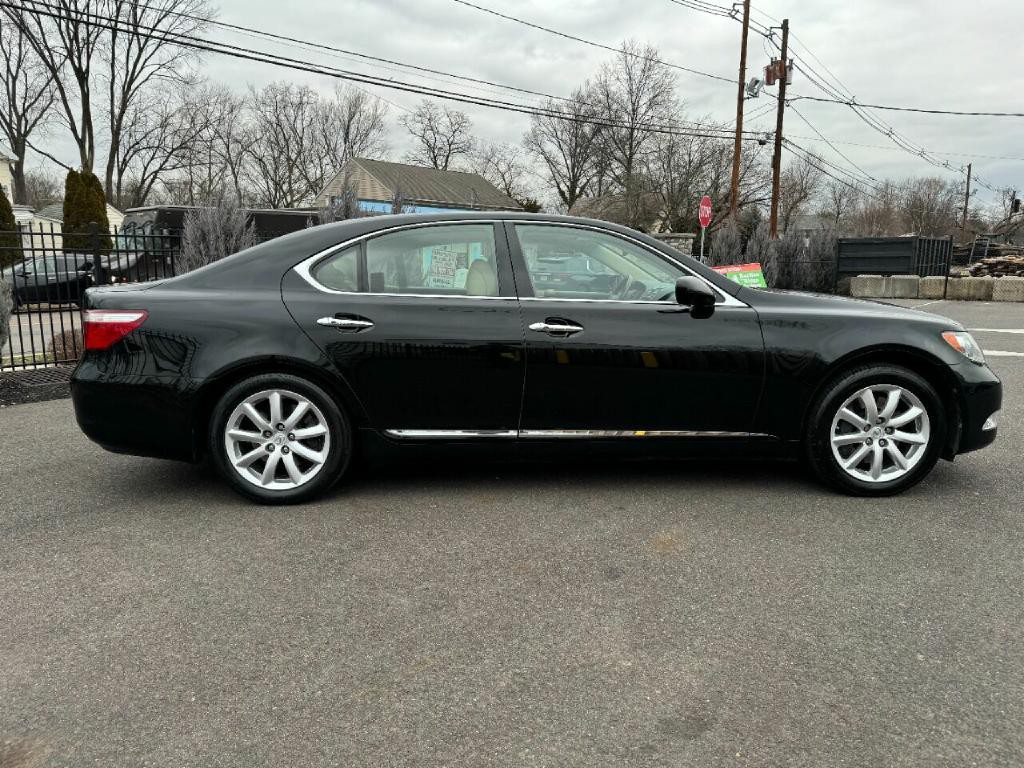 2009 Lexus LS 460 Image 20