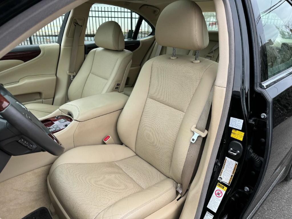 2009 Lexus LS 460 Image 31