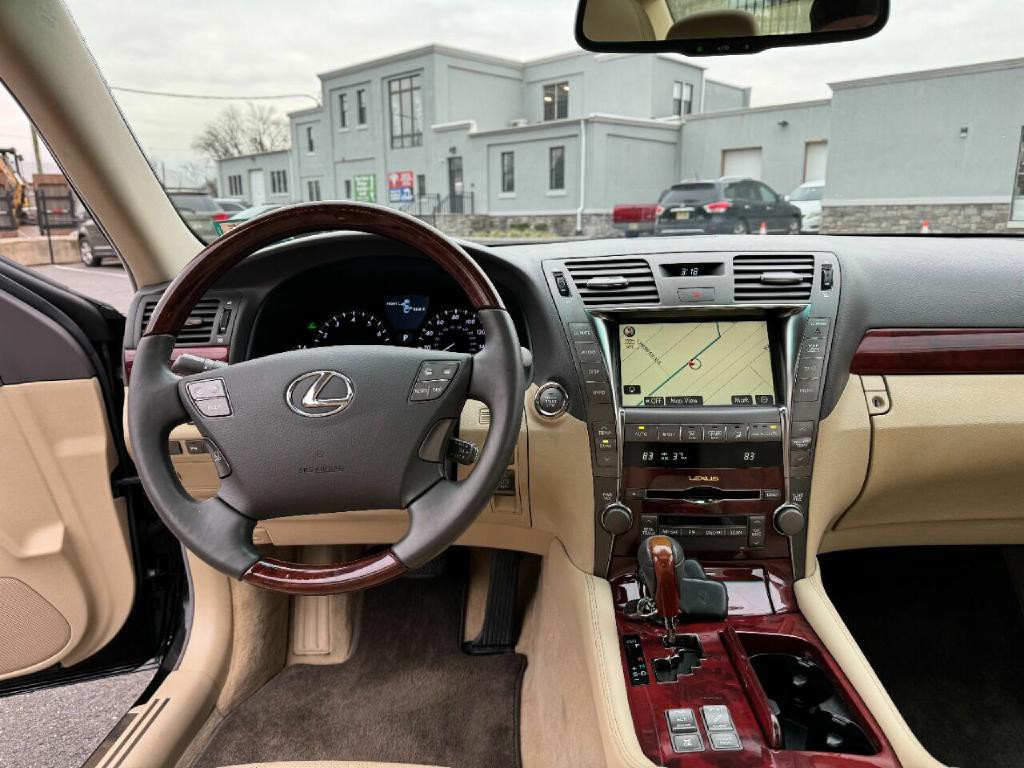2009 Lexus LS 460 Image 44
