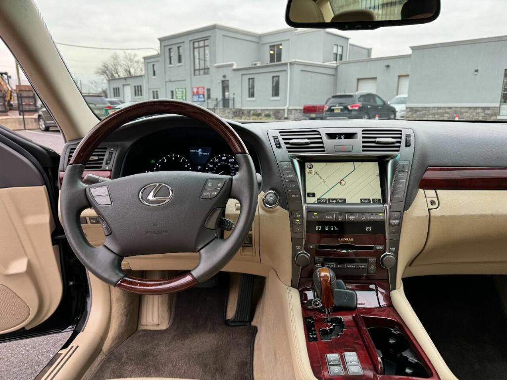 2009 Lexus LS 460 Image 45