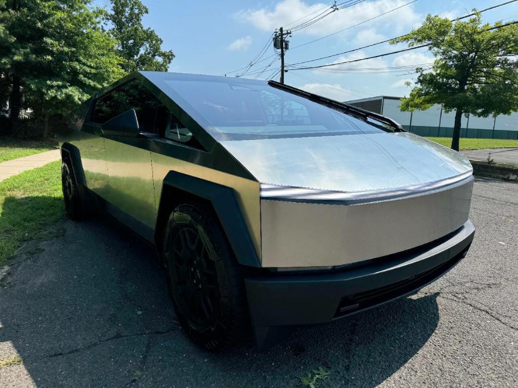 2024 Tesla Cybertruck Image 2
