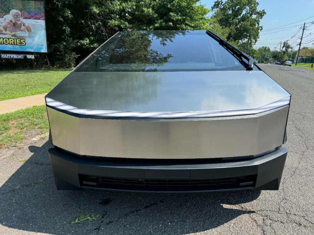 2024 Tesla Cybertruck Image 3