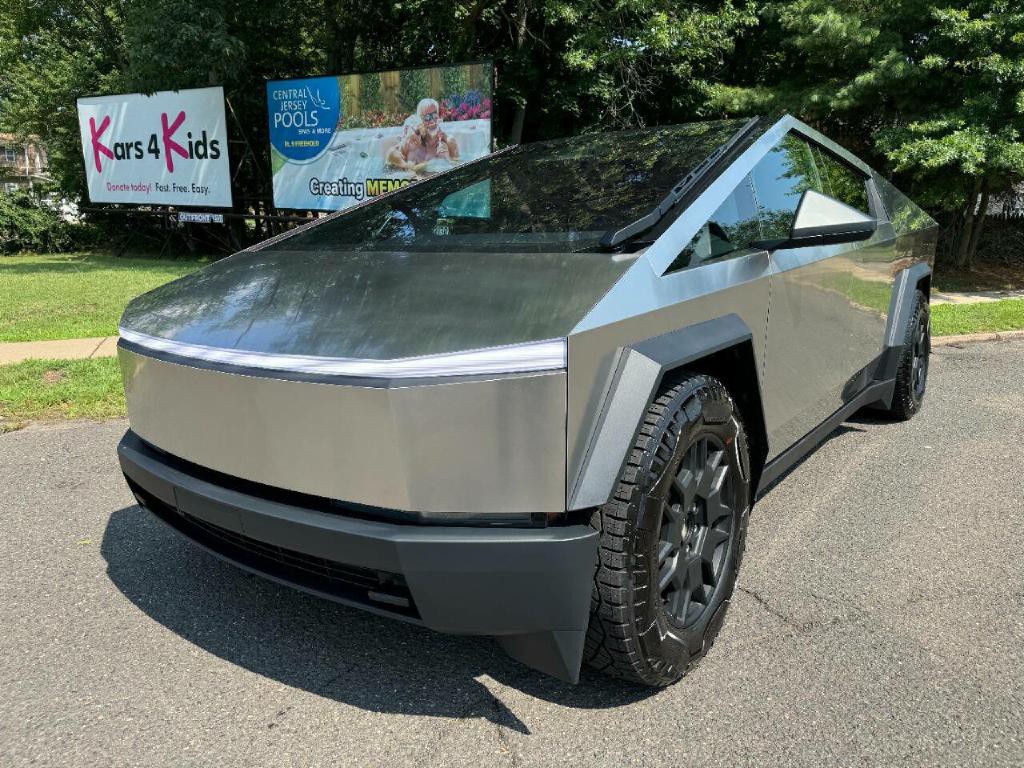 2024 Tesla Cybertruck Image 4