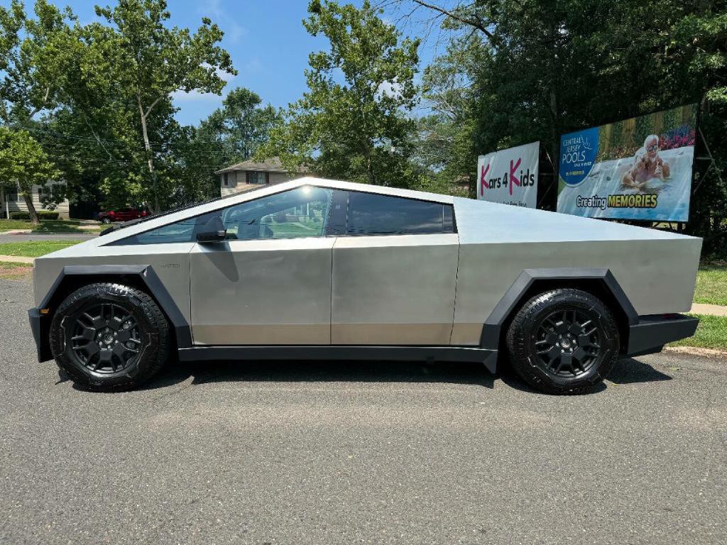 2024 Tesla Cybertruck Image 5