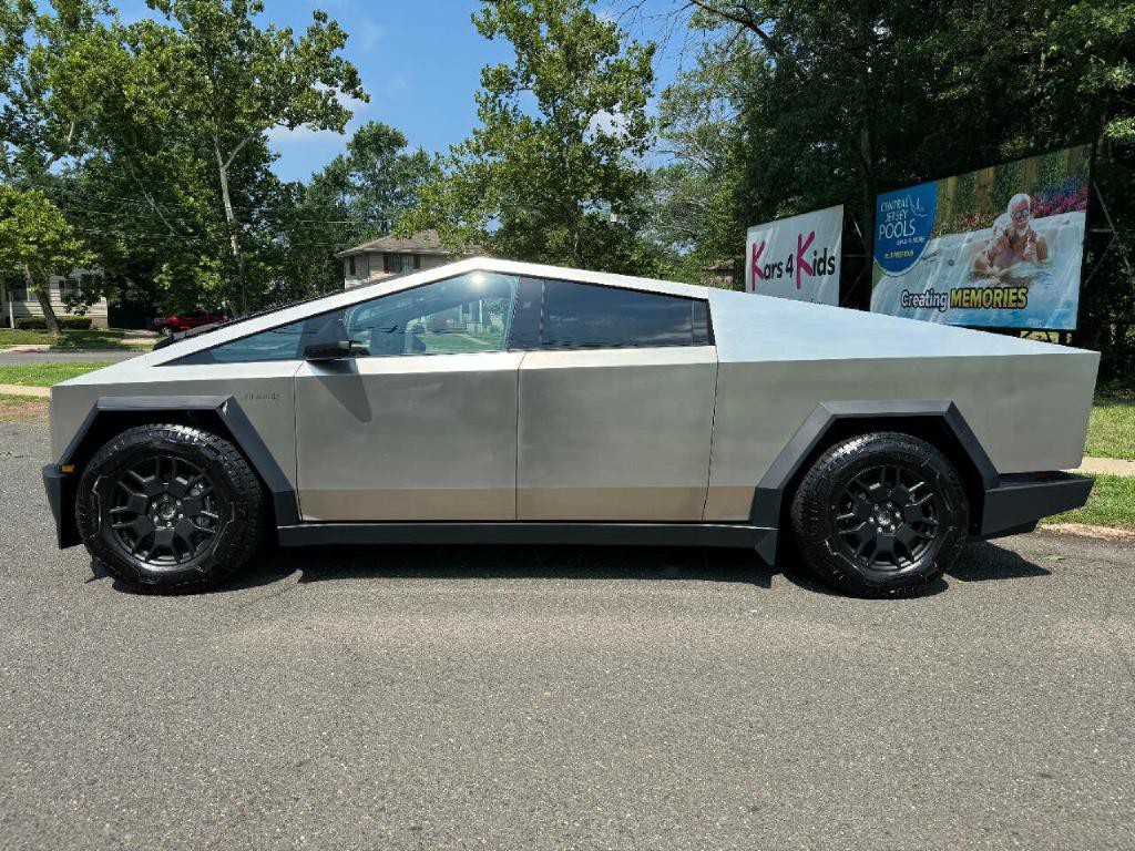 2024 Tesla Cybertruck Image 6