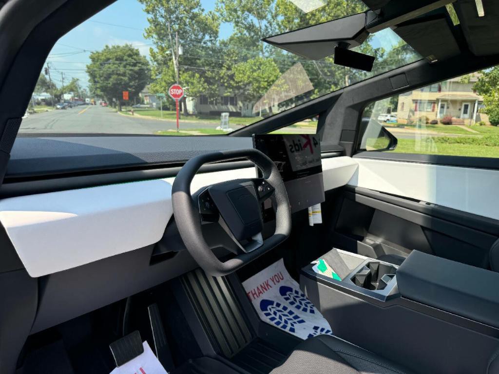 2024 Tesla Cybertruck Image 22