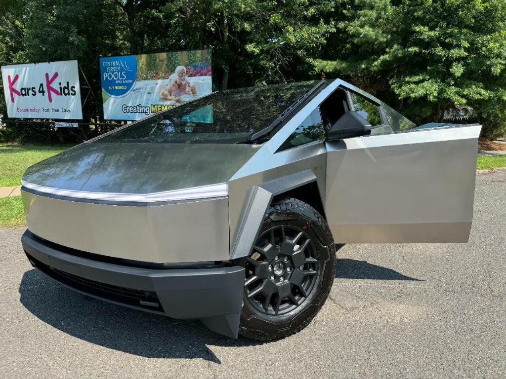 2024 Tesla Cybertruck Image 39