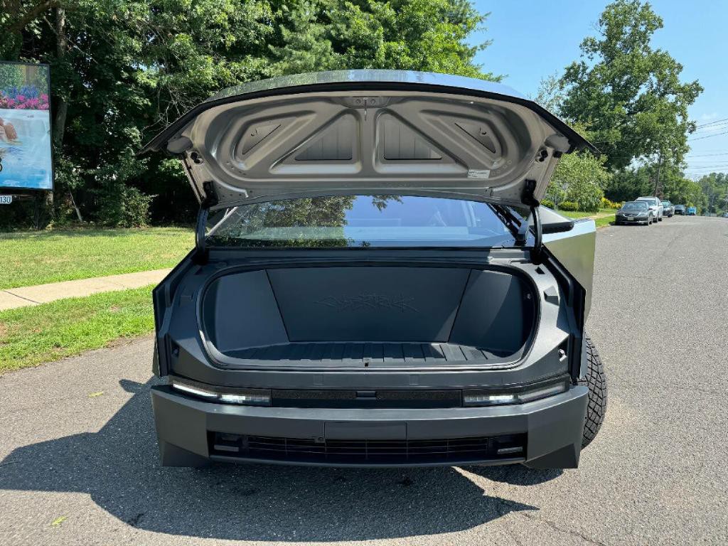 2024 Tesla Cybertruck Image 52