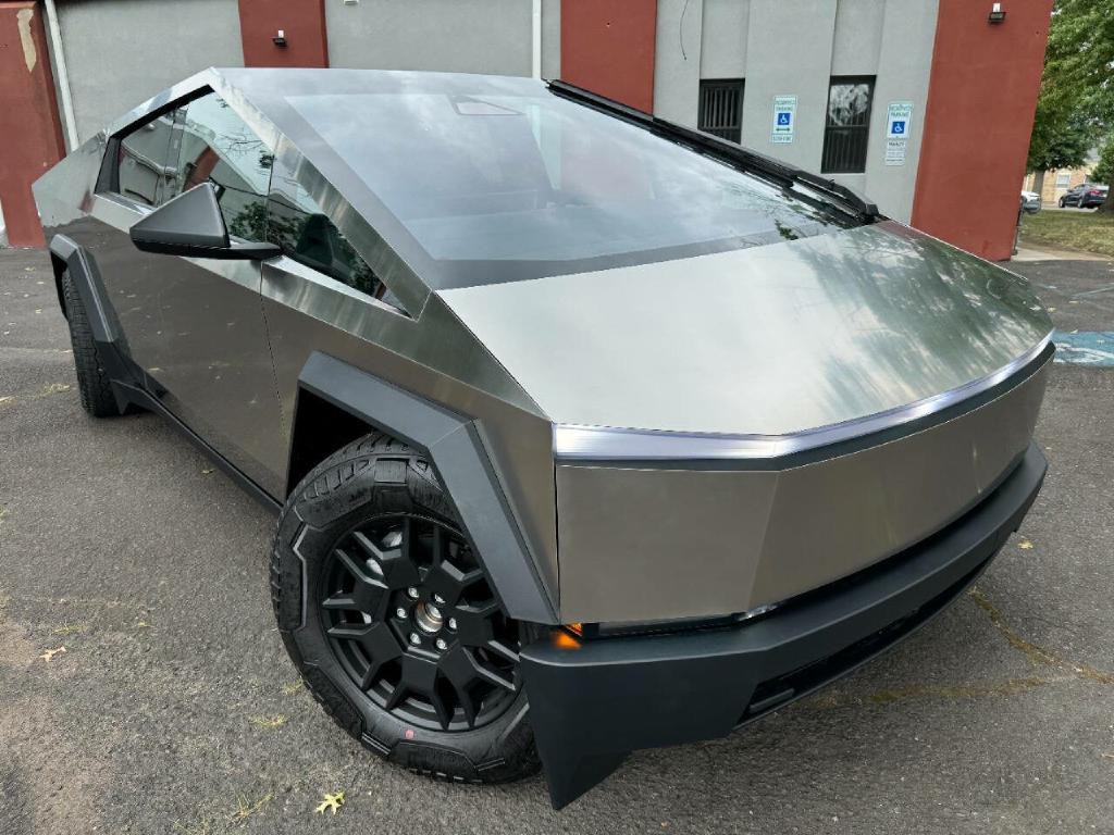 2024 Tesla Cybertruck Image 2