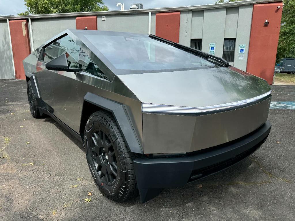 2024 Tesla Cybertruck Image 3
