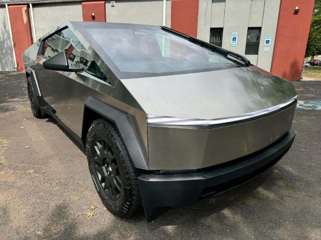 2024 Tesla Cybertruck Image 5