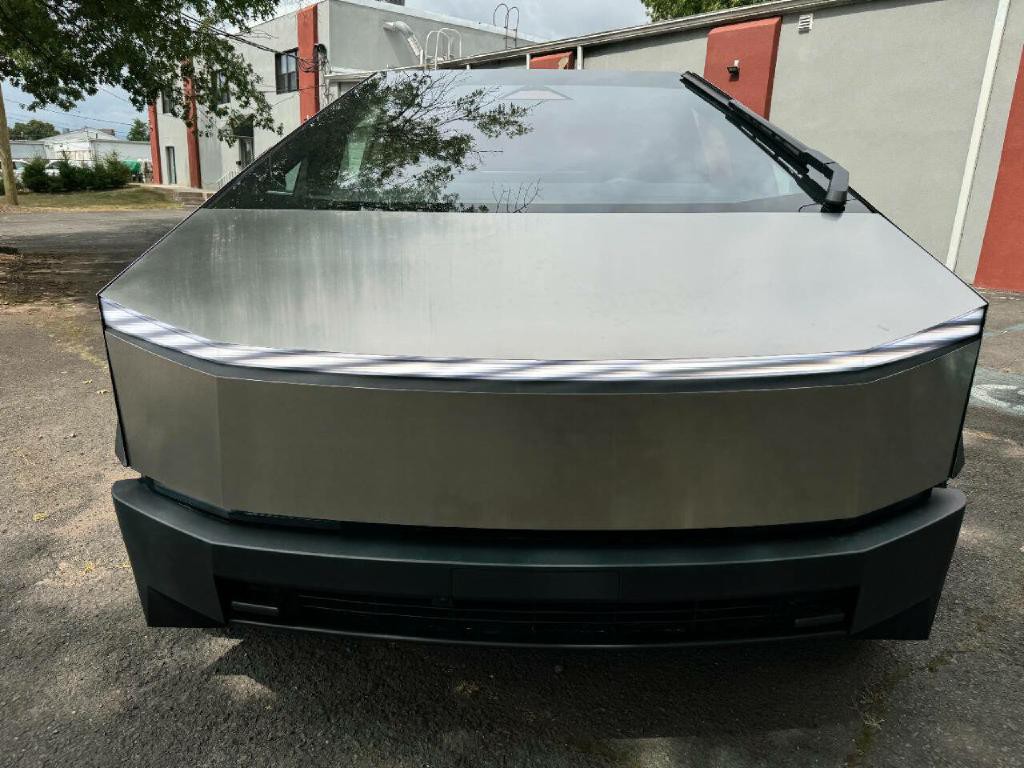 2024 Tesla Cybertruck Image 6