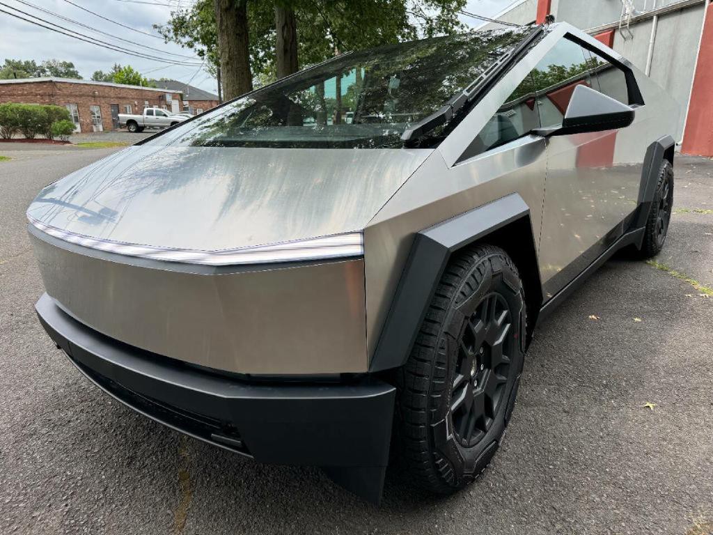 2024 Tesla Cybertruck Image 11