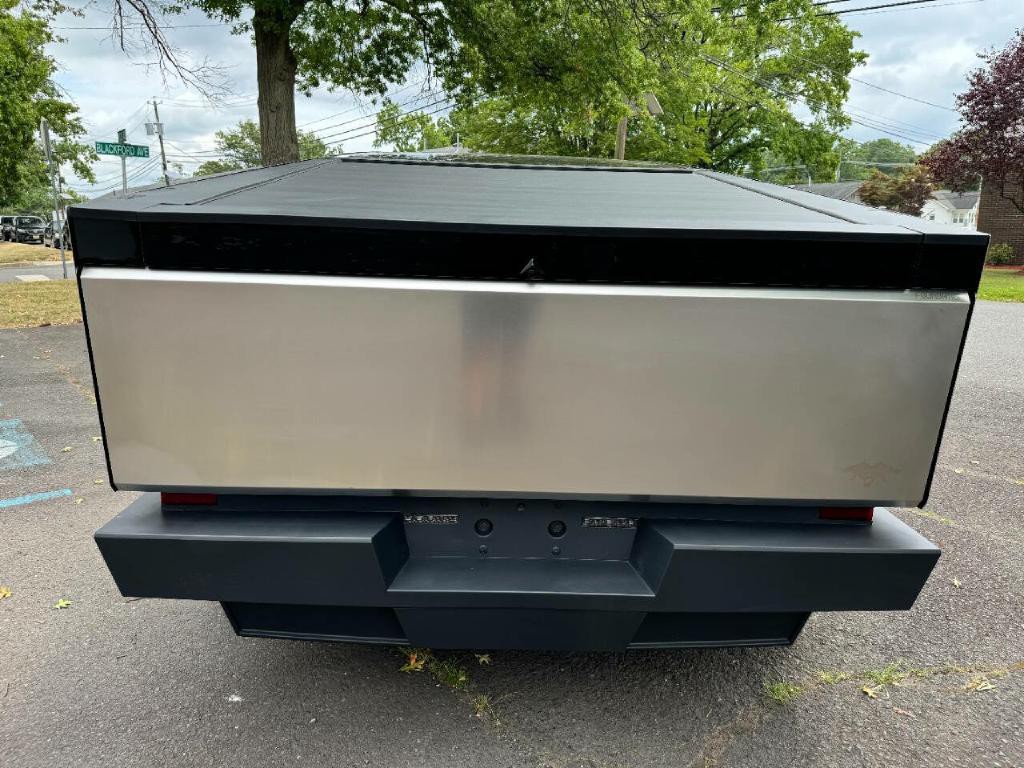 2024 Tesla Cybertruck Image 20