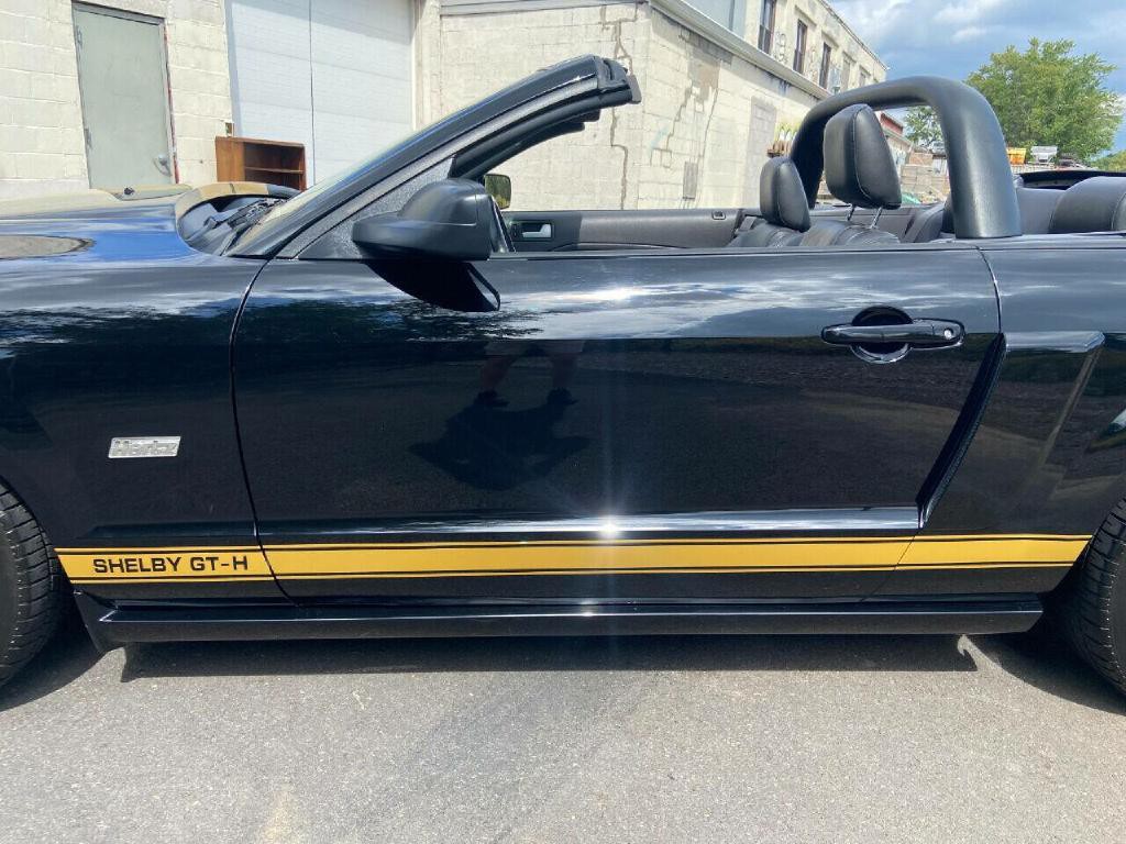 2007 Ford Mustang Image 11