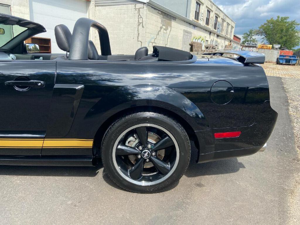 2007 Ford Mustang Image 12